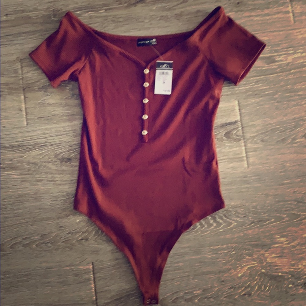 NWT brown ribbed short sleeve bodysuit from Rue21